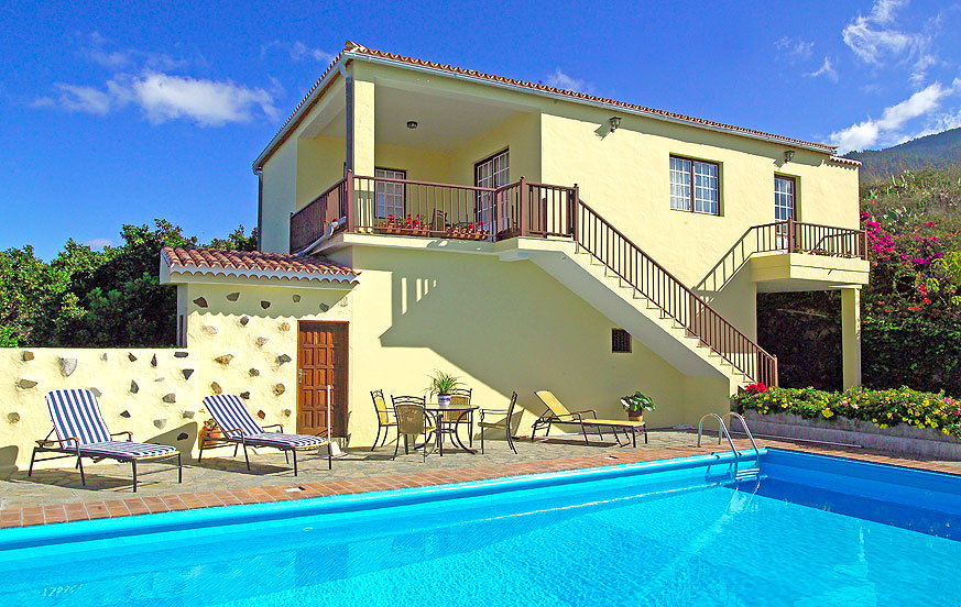 Dejligt feriehus med privat pool og fantastisk havudsigt beliggende i det smukke område Tijarafe