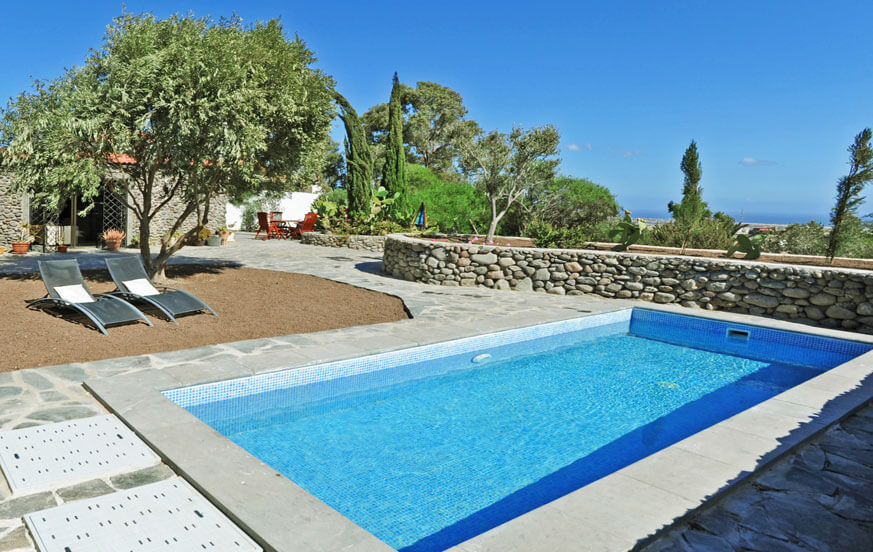 Charming stone house rental with private pool surrounded by a large garden near the area of Maspalomas