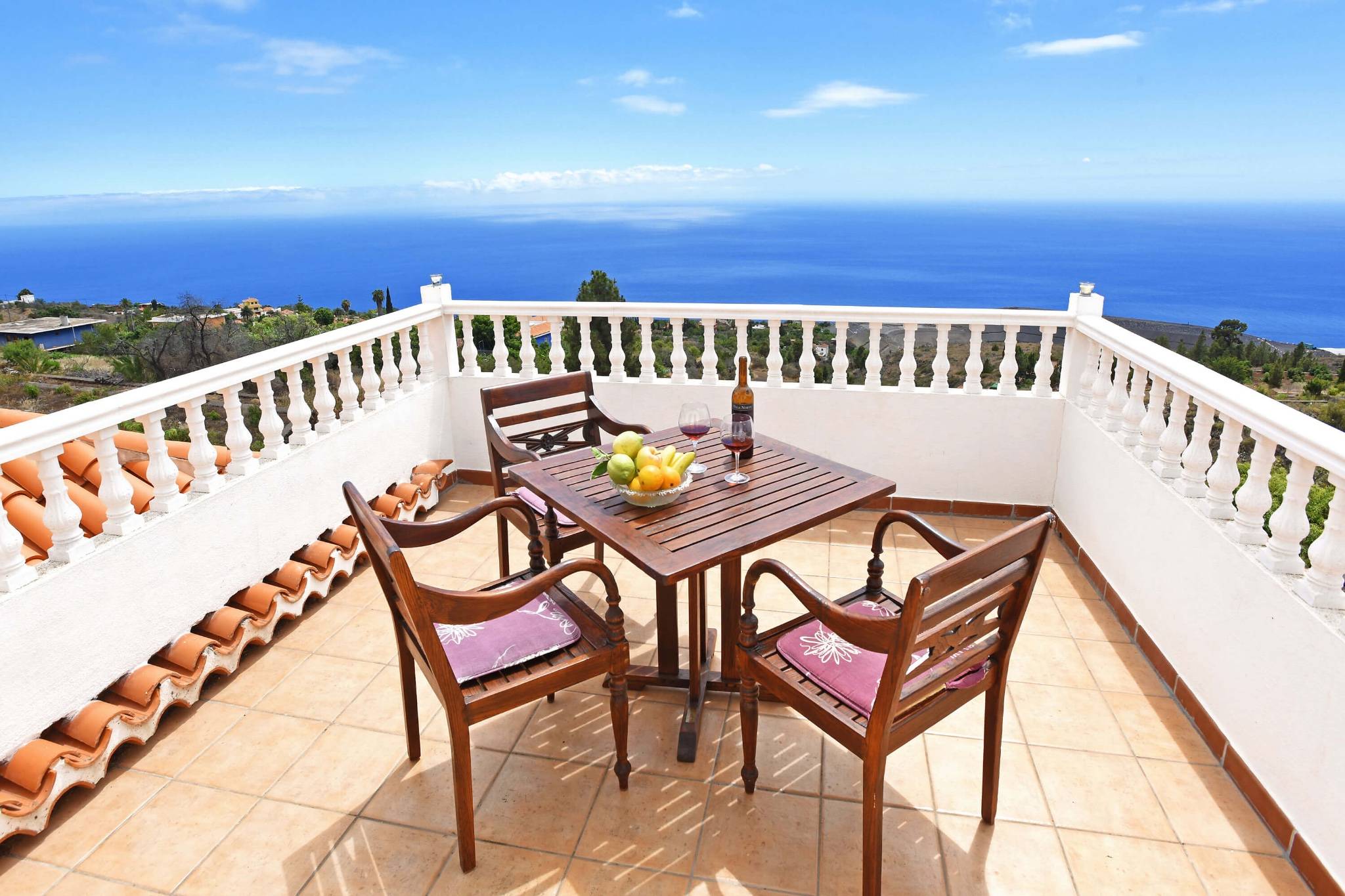 Holiday apartment on the island of La Palma with communal pool and beautiful views towards the Atlantic.