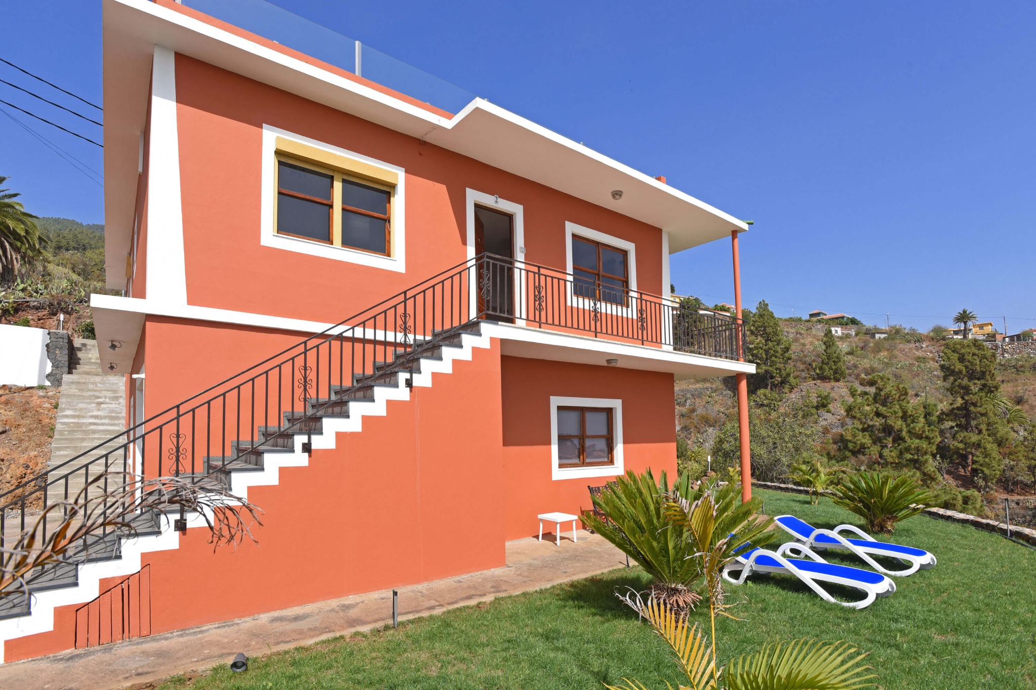 Beautiful three bedroom house with modern interiors and stylish decor, gym and beautiful sea views