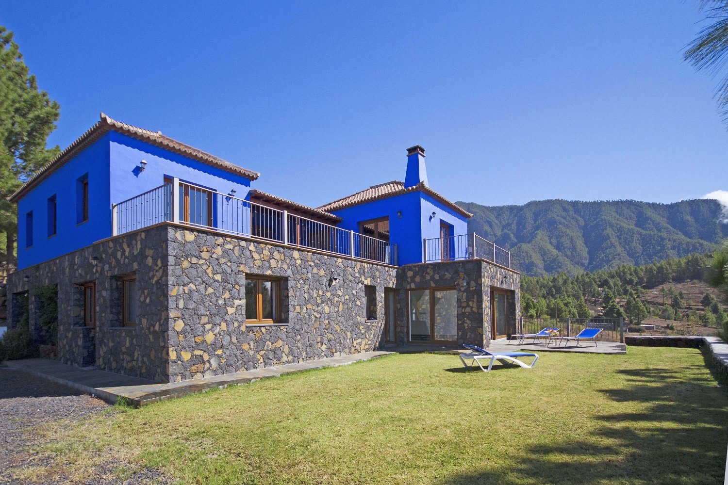 Belle maison de vacances avec espace bien-être avec piscine intérieure chauffée et sauna dans la belle région d'El Paso