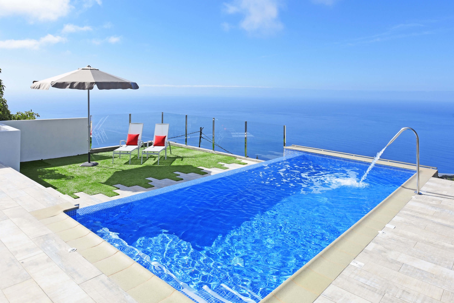 Kleines, liebevoll renoviertes kanarisches Landhaus mit ganz modernem Poolbereich, Panoramablick auf den Atlantik und typisch spanischem Grillbereich