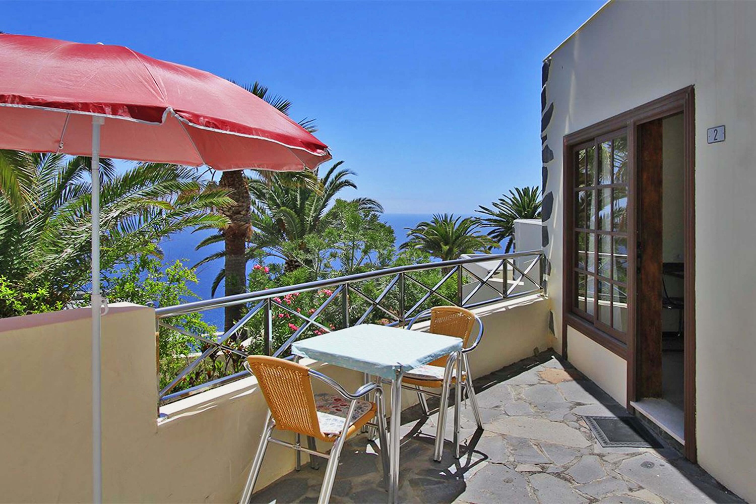 Bungalow ben attrezzato per 2 persone con piscina comunitaria e splendida vista sul mare per una vacanza rilassante a Puerto Naos, Moijama 2