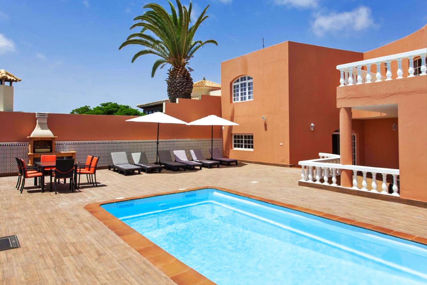 Nowoczesny dom wakacyjny z prywatnym basenem na relaksujące wakacje na plaży w Caleta de Fuste