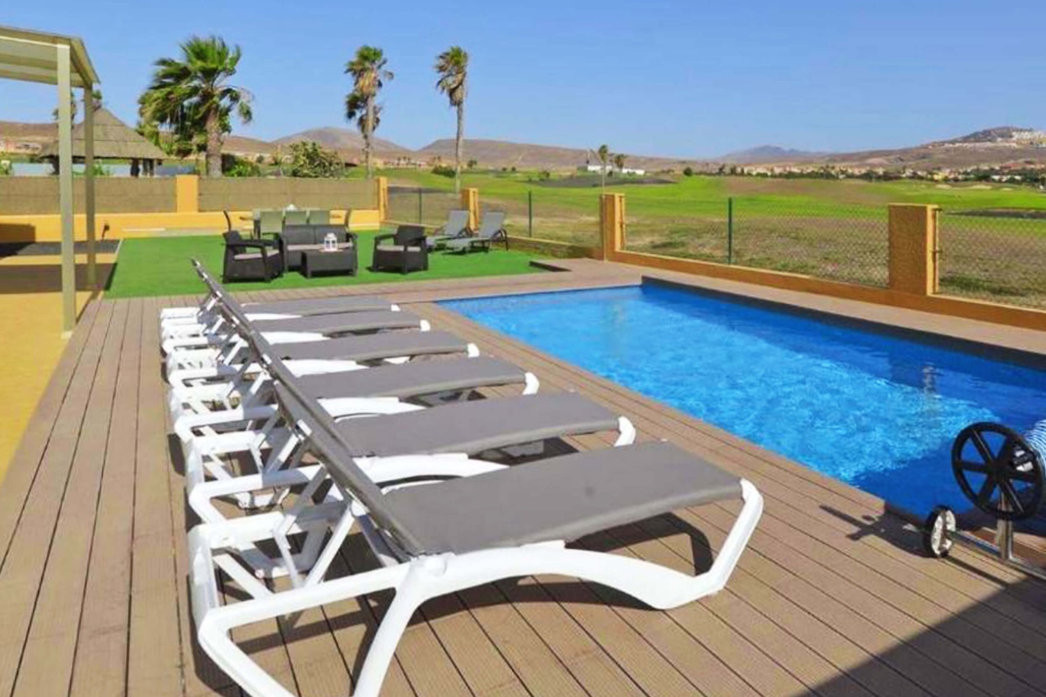 Vakantiehuis met privézwembad vlakbij de golfbaan van Las Salinas, perfect voor een ontspannen vakantie met het gezin