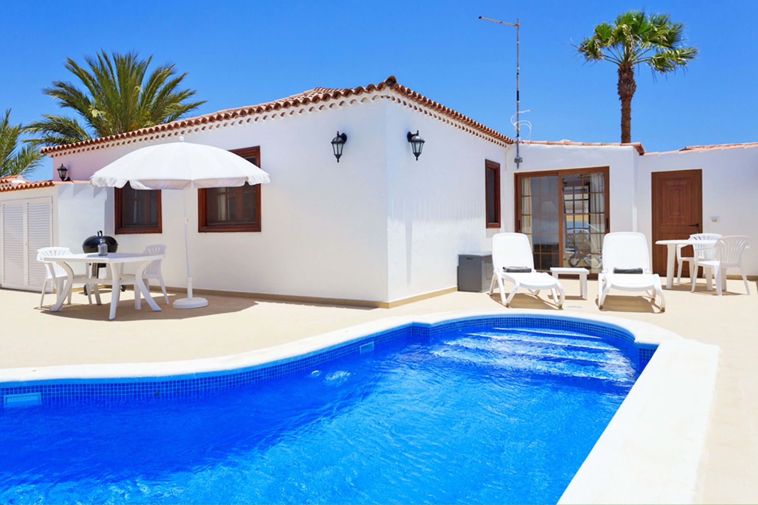 Casa Amarilla 2 is located on the golf course 