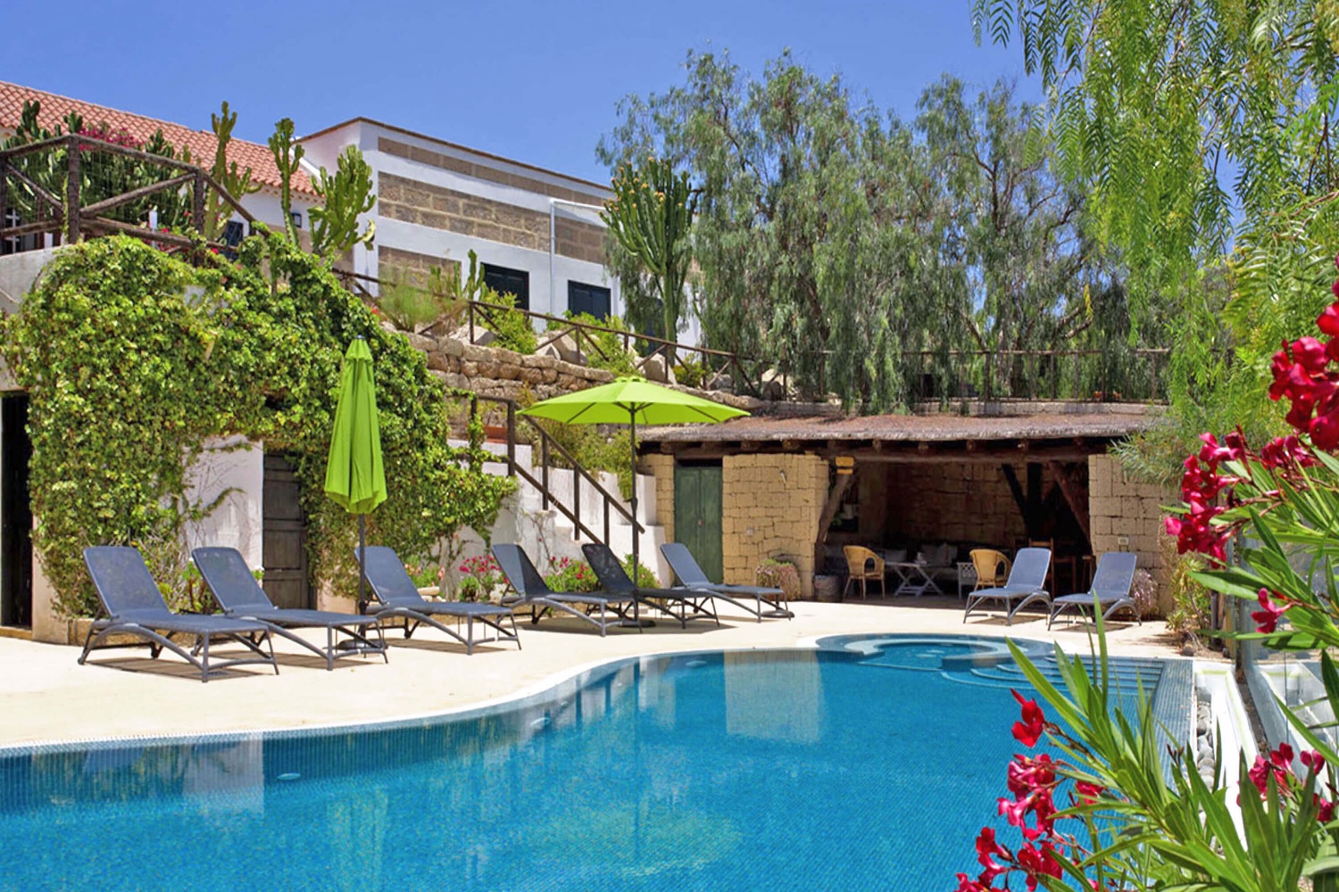 Rekreační dům na farmě s velkým komunální bazénu pro klidnou dovolenou v Tenerife