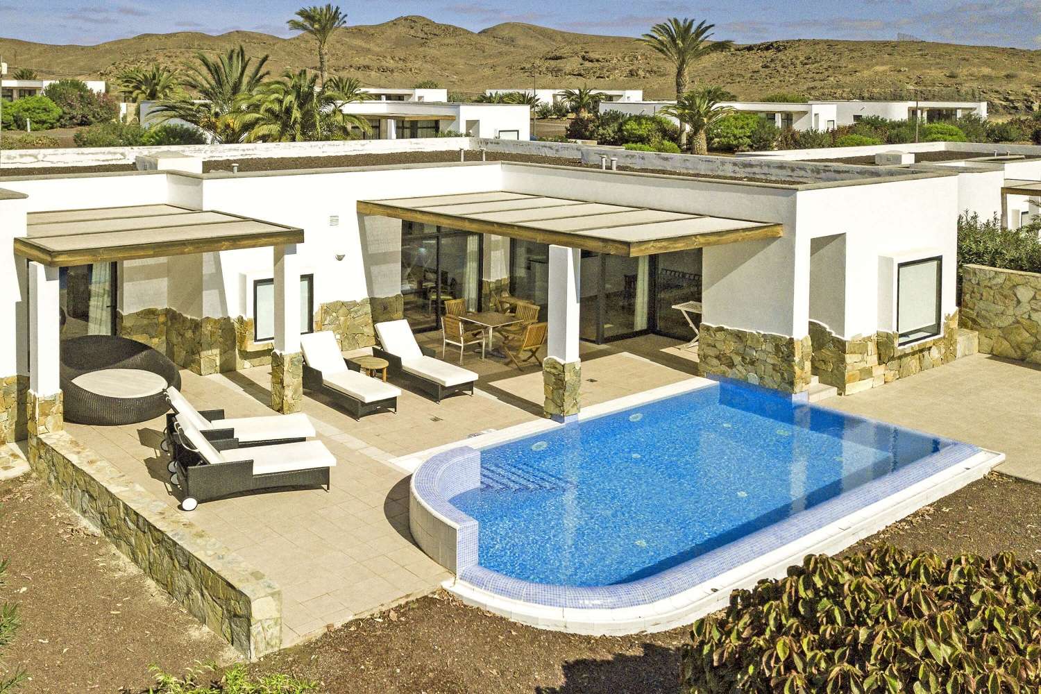 Moderne Häuser in bevorzugter Lage neben dem Golfplatz und in Strandnähe im Ferienort Las Playitas