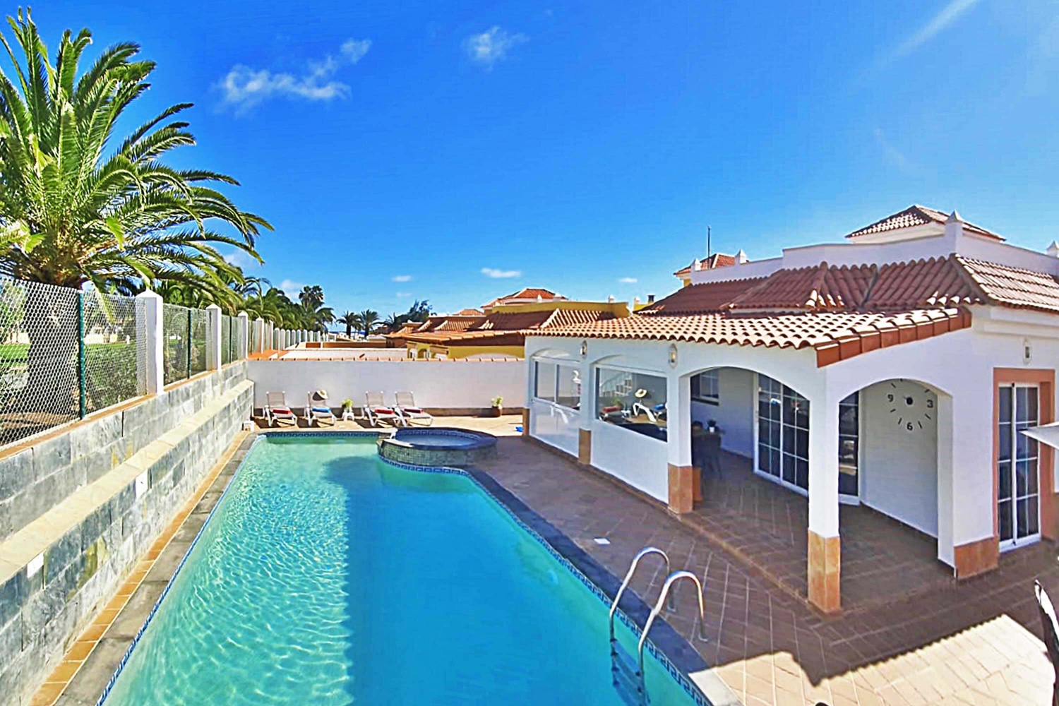 Wunderschönes Ferienhaus mit großem Privatpool im Golfclub von Fuerteventura