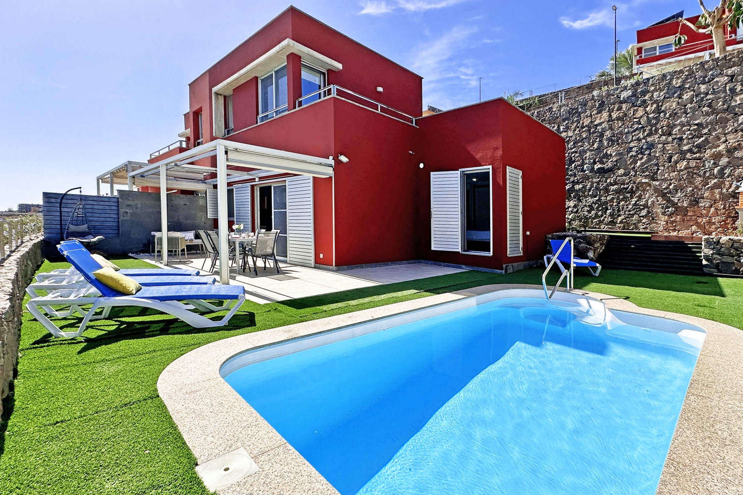 Kürzlich renoviert: Moderne und komfortable Villa mit privatem Pool, in erster Linie des beeindruckenden Nordplatzes von Salobre Golf.